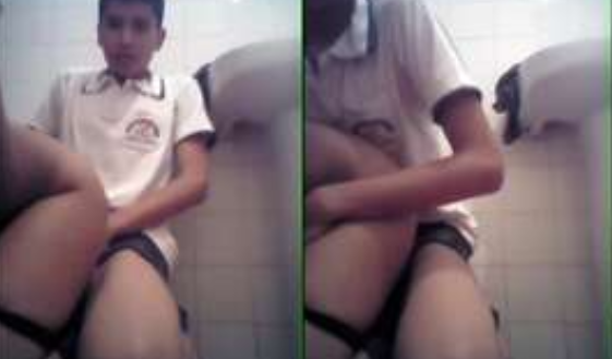Estudiantes de prepa se graban cogiendo en los baños del colegio