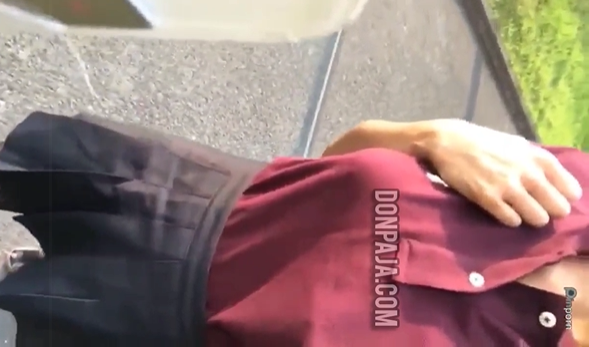 morrita colegiala no trae calzones y trae la panochita super mojada WOW