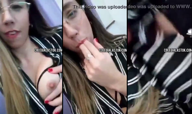 jovencita le enseña una teta a sus compañeros del colegio y se mete los dedos