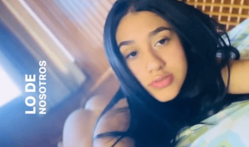 Jovencita sensual y provocativa se filma al desnudo