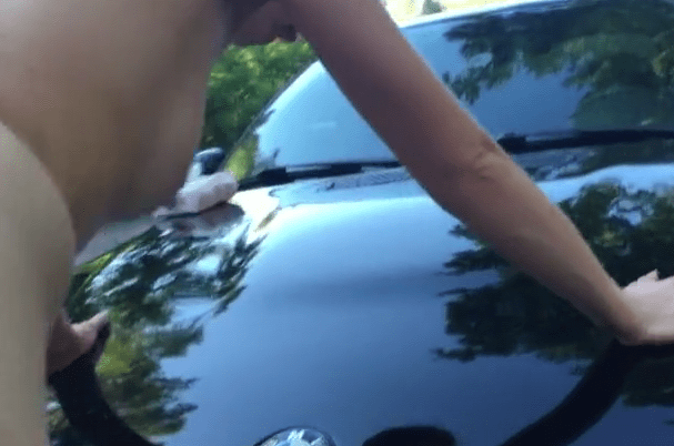 cogiendo a mi novia encima de mi carro nuevo