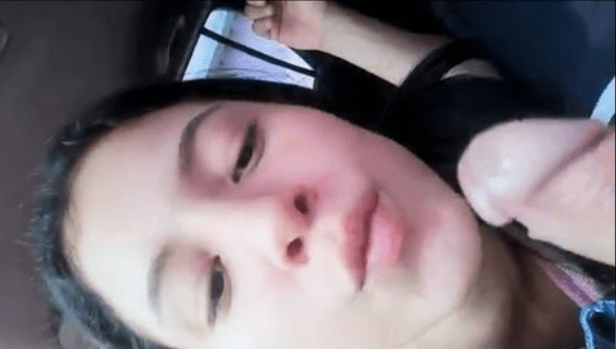 Le pide la morrita al novio que la grabe mientras le hace sexo oral