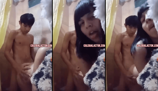 parejita de novios adolescentes de prepa cogiendo en el baño