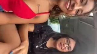 universitarias calenturientas enseñando la panocha en la calle y terminan cogiendo