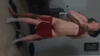 colegiala perdiendo la virginidad y al parecer no la esta pasando bien